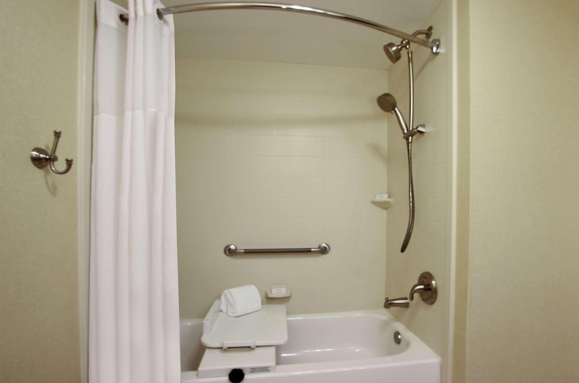 Hampton Inn Ashtabula Austinburg Exterior photo