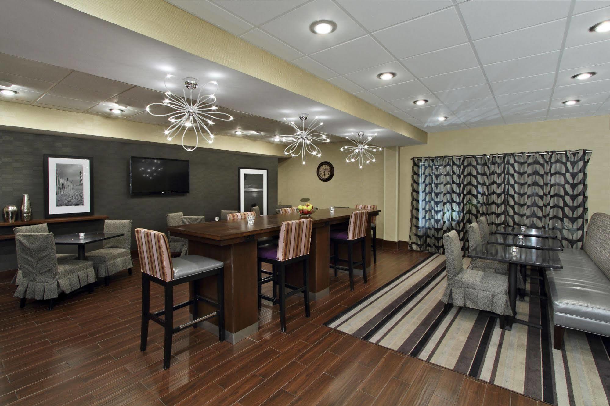Hampton Inn Ashtabula Austinburg Exterior photo
